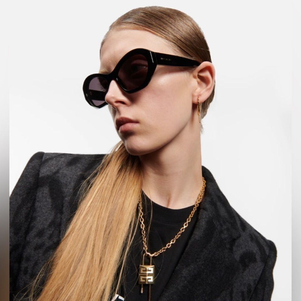 Givenchy Classic GV 7050/S KB770 Sunglasses